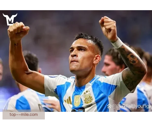 劳塔罗意甲客场替补登场上演大四喜助球队逆袭胜利